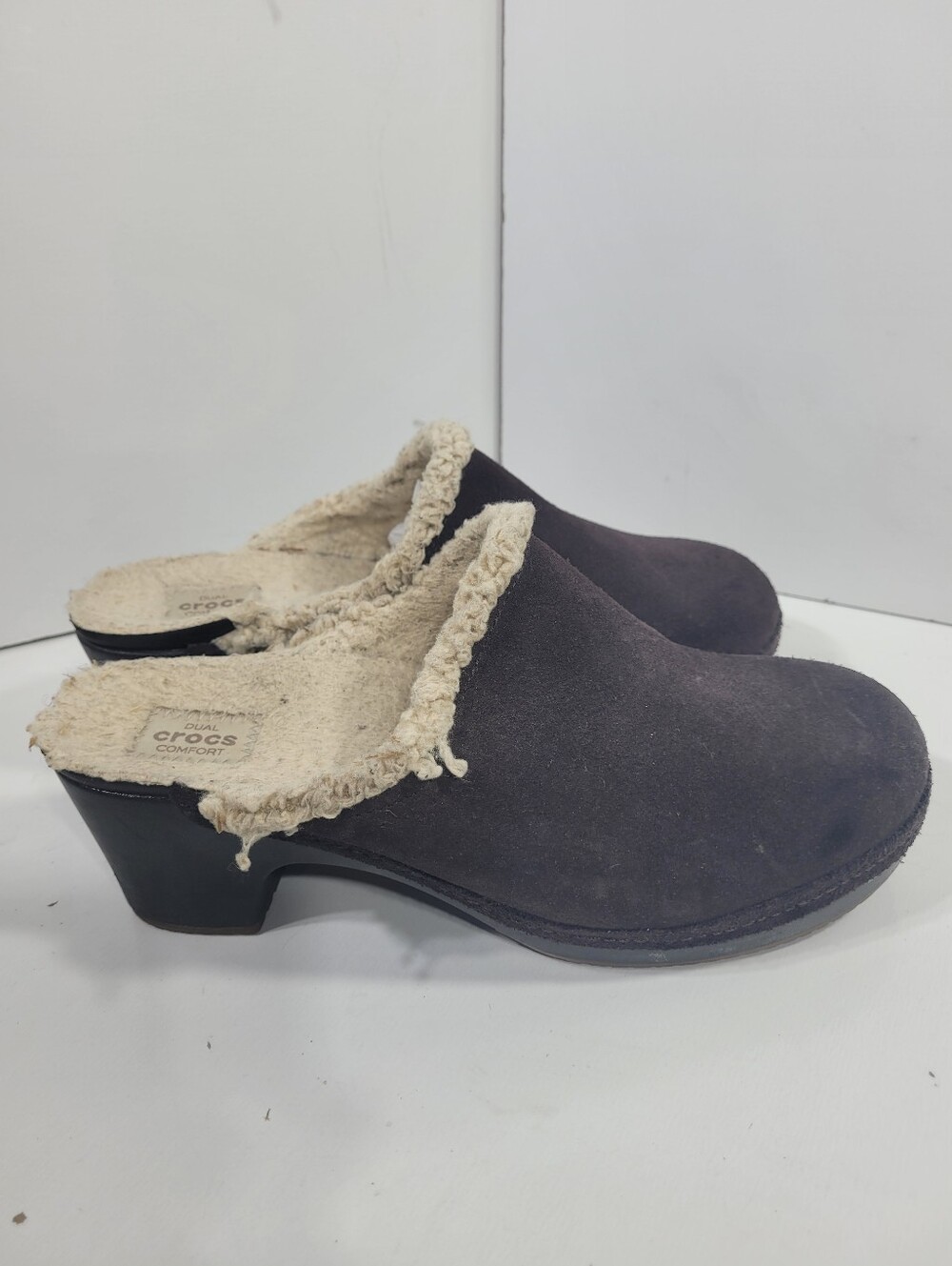 Crocs Sarah Suede Faux Fur Lined Clog Mules Black Heel Women's Size 8 203414